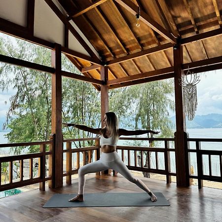 Flowers & Fire Yoga Garden Gili Air Exterior photo