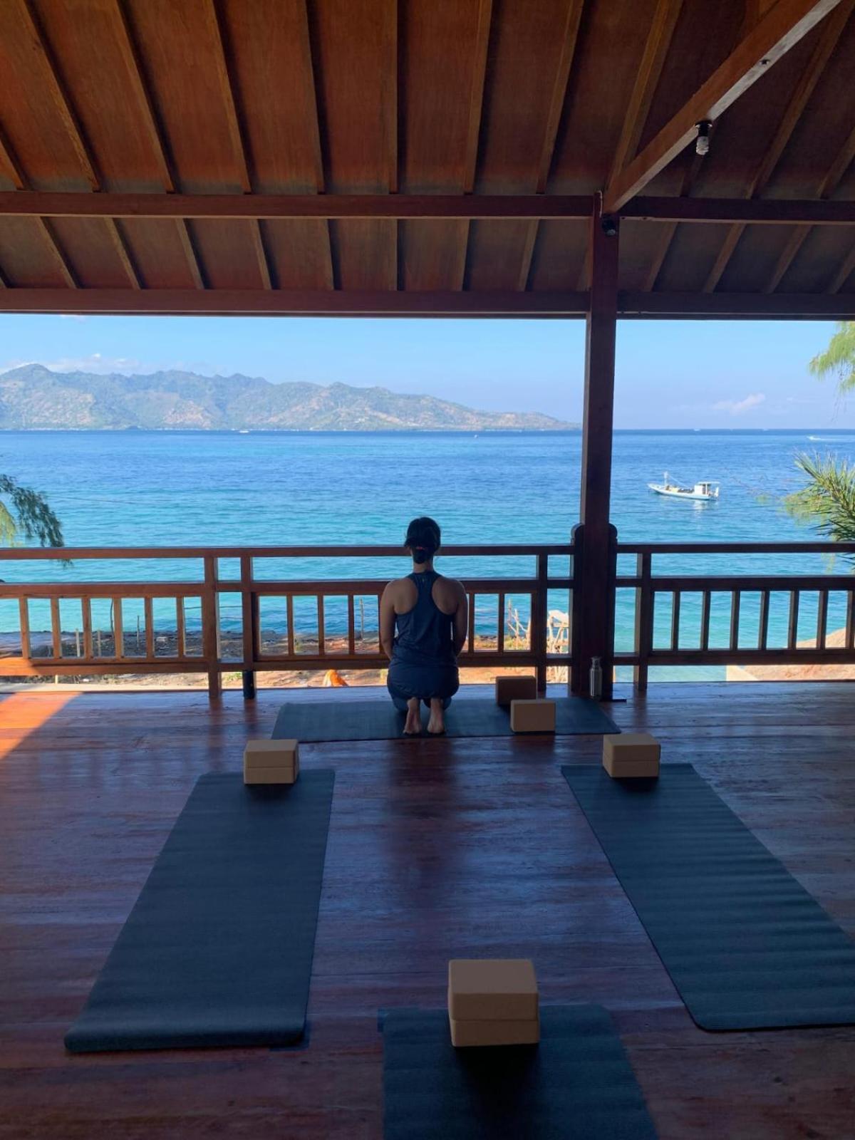 Flowers & Fire Yoga Garden Gili Air Exterior photo