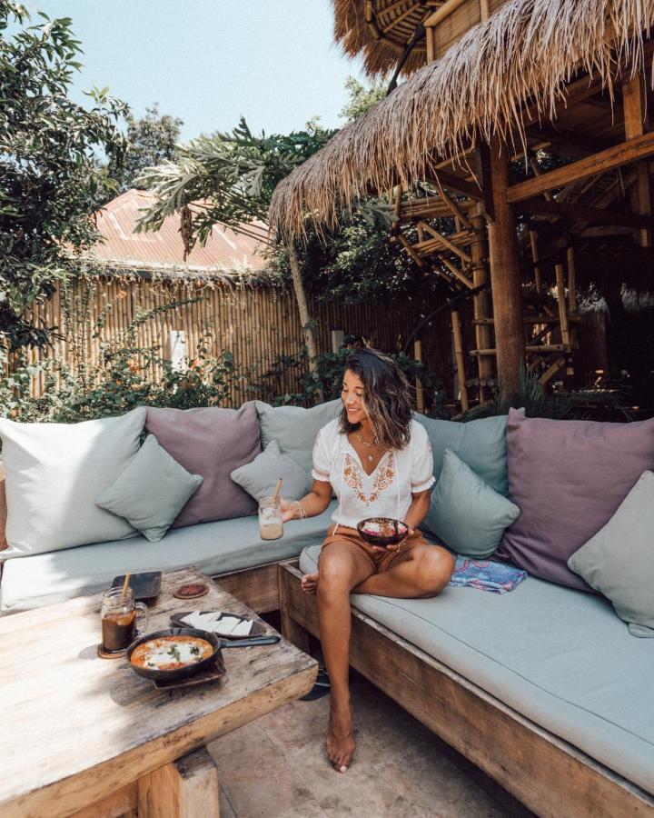 Flowers & Fire Yoga Garden Gili Air Exterior photo